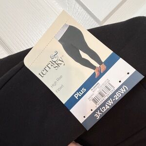 Terra & Sky Plus Size Black High Rise Leggings